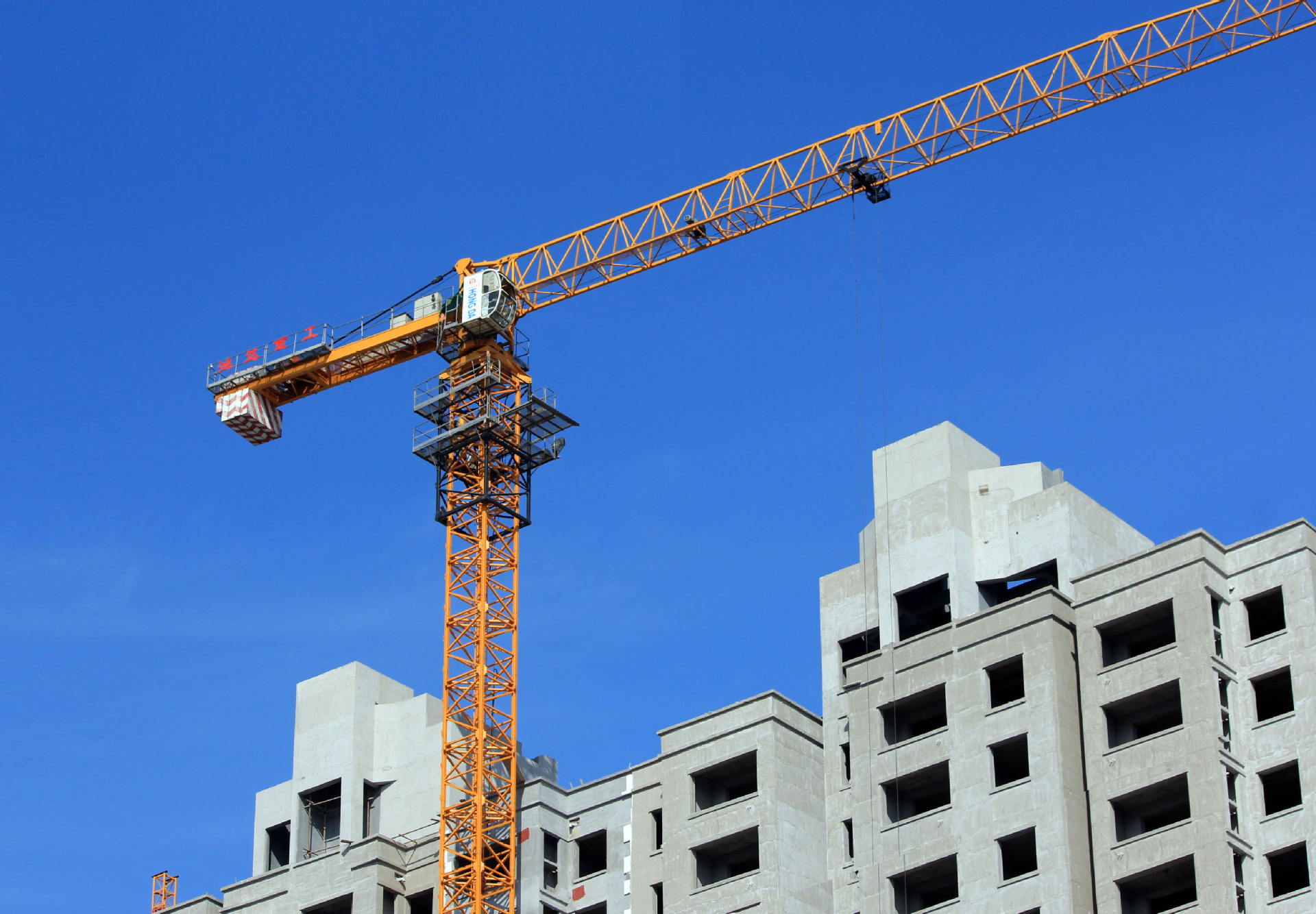 内爬塔吊qtz80 变频(6010)8吨10吨 塔机移动 塔式起重机