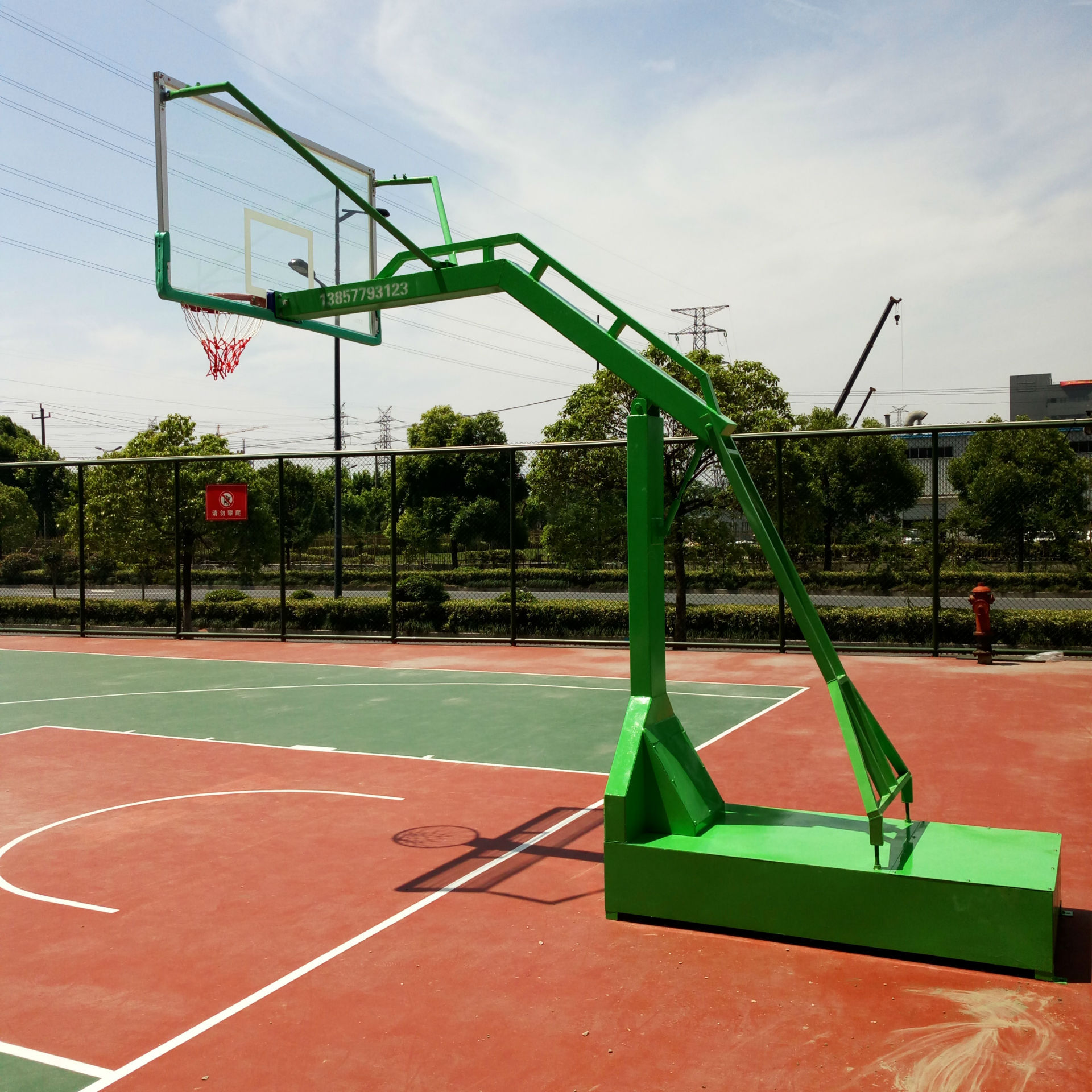 户外标准钢化玻璃篮球架 室外成人篮球架篮板 铝合金包边钢化篮板