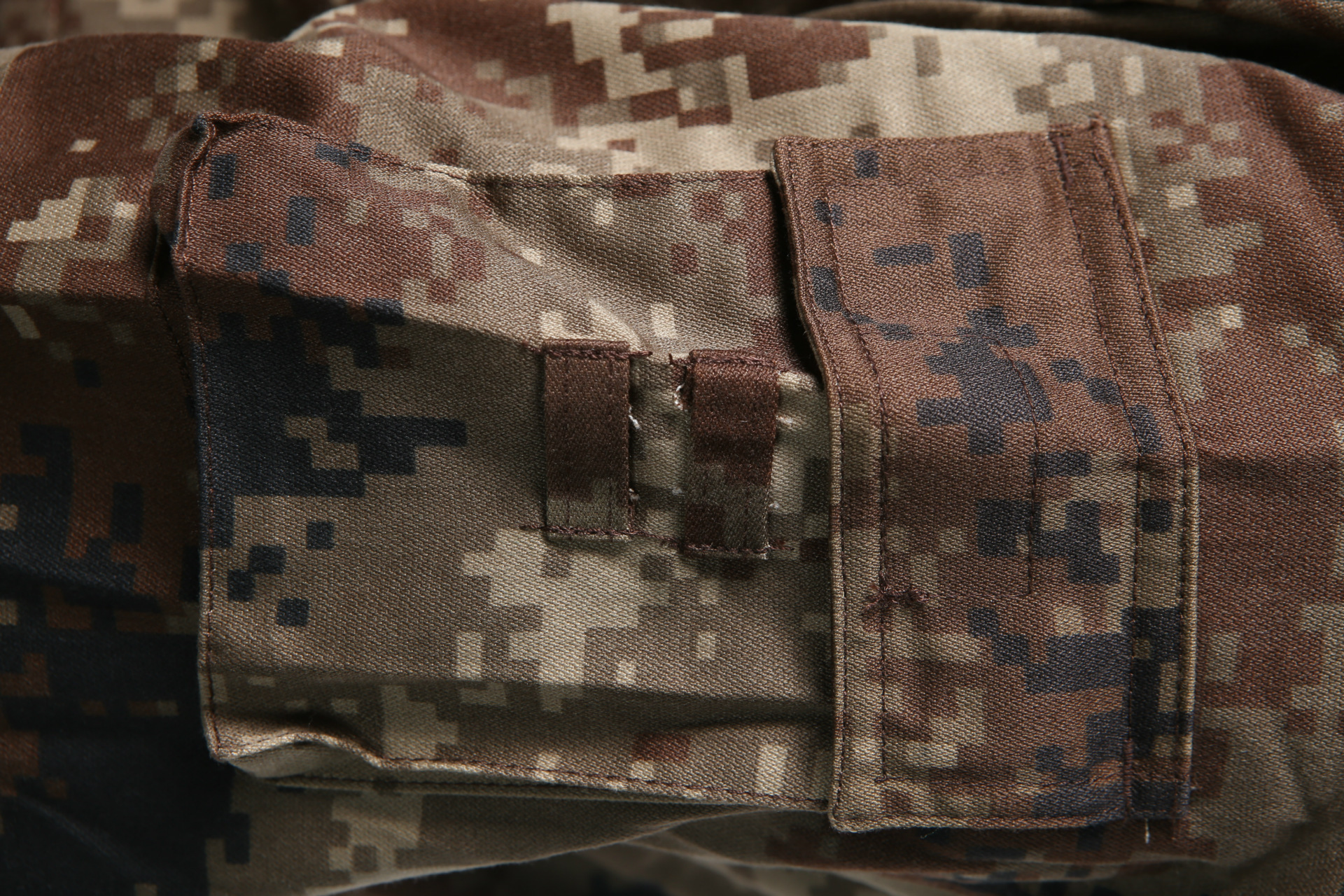 批发正品07荒漠冬迷彩作训服套装男特种兵军装加厚荒漠数码训练服