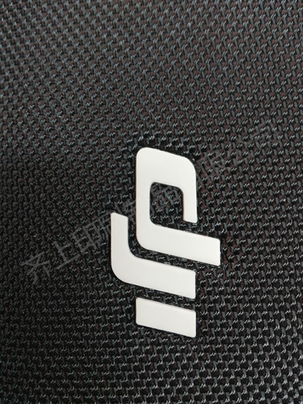 亚克力电压logo22标识牌丝印工艺 深圳布料丝印印花厂