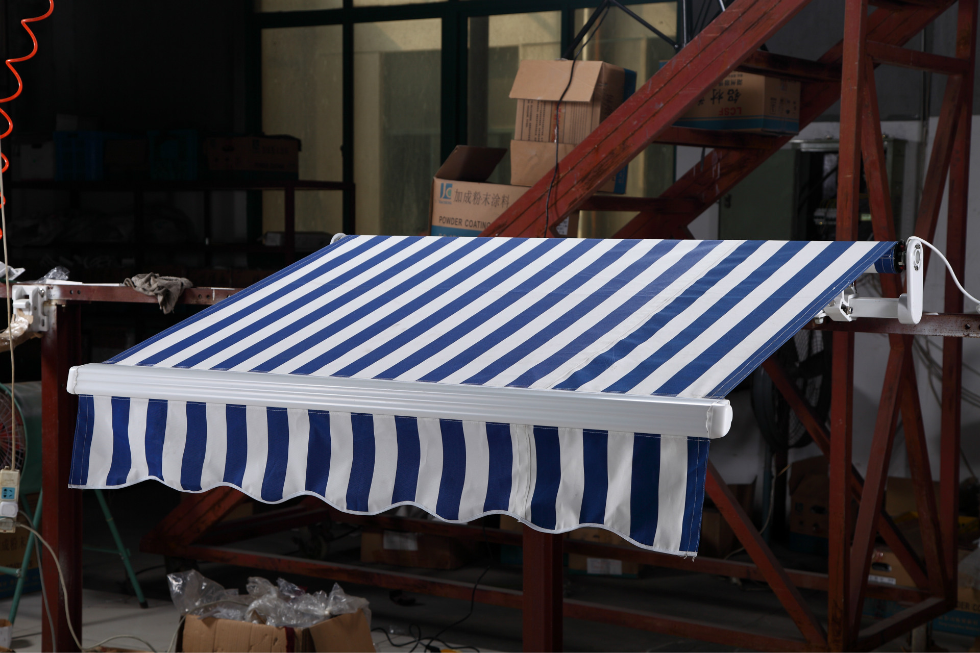 厂家直销 户外阳台窗户遮阳雨棚简约曲臂伸缩遮阳蓬定制直销