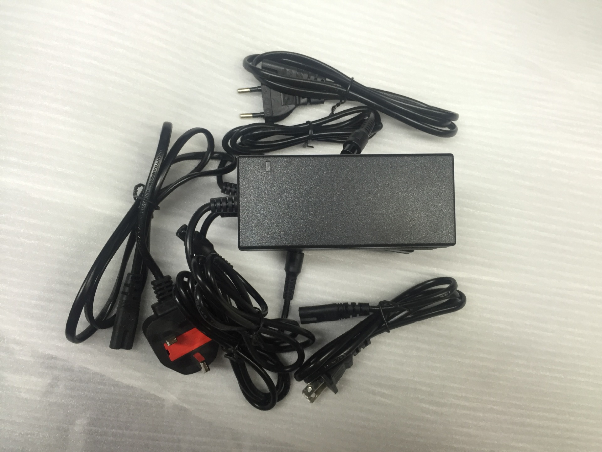 42v2a扭扭车充电器 平衡车充电器 电动车充电器