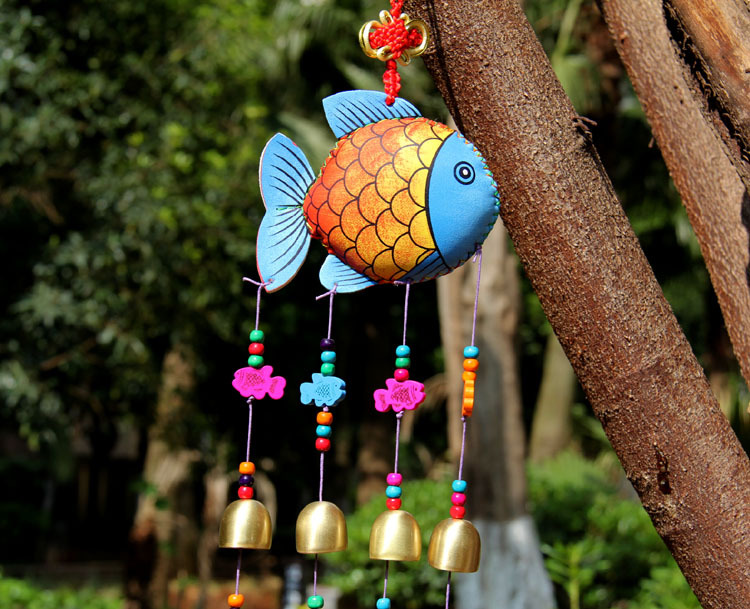 新款饰品 东巴彩绘鱼铜铃风铃 云南民族风工艺品创意风铃