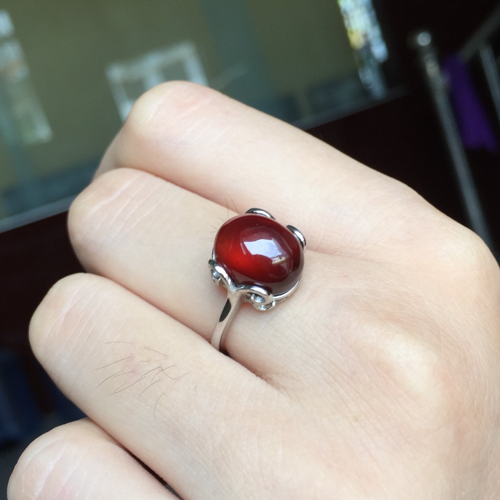天然蛋面石榴石戒指 4克拉 女人范 简单精致 925银活口