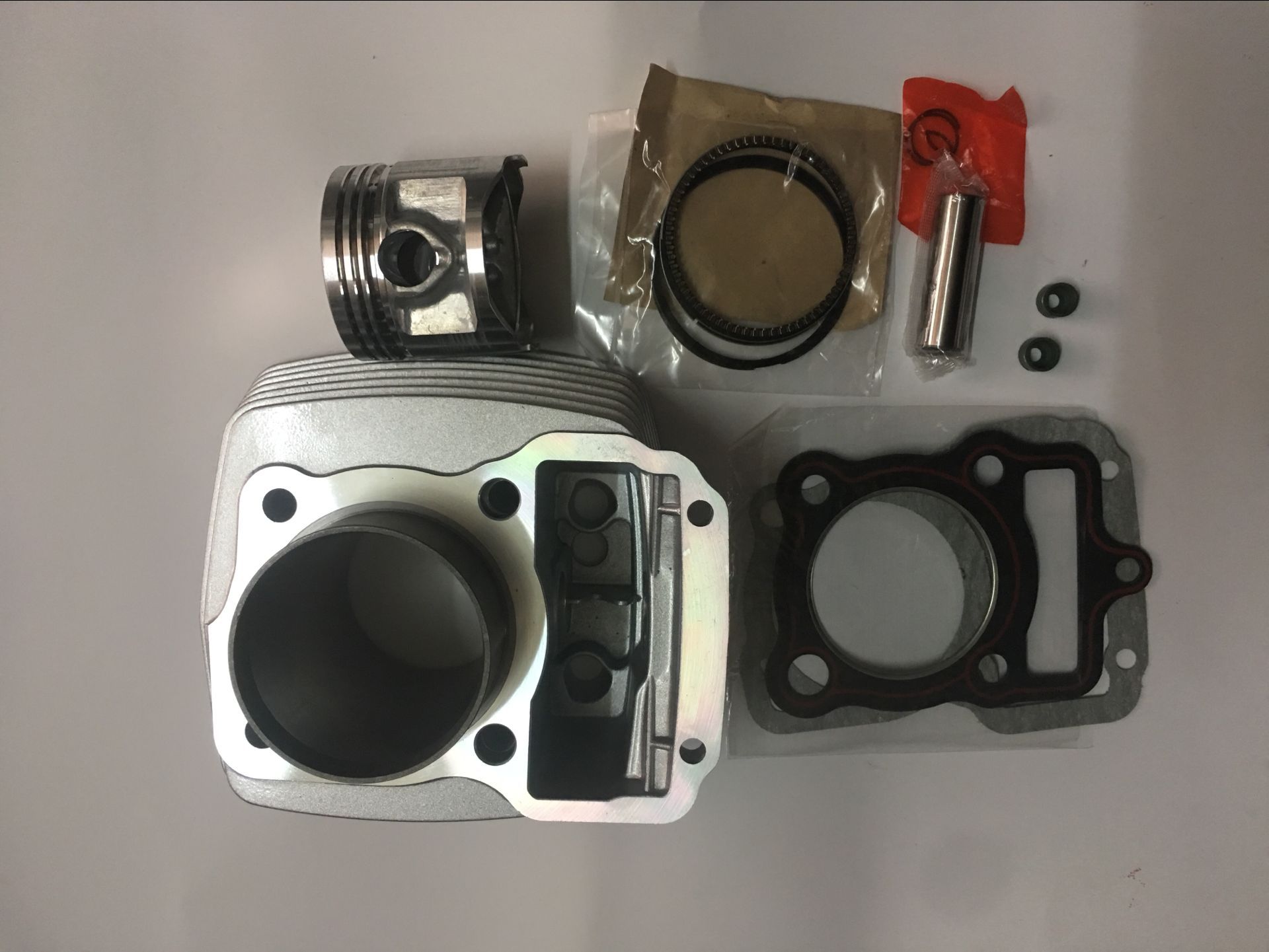 厂家批发摩托踏板车零配件cg150套缸支持加工定制