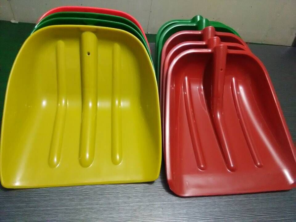 厂家直销abs钢化塑料雪铲 农用塑料锹 除雪铲 塑料掀农用簸箕畚斗