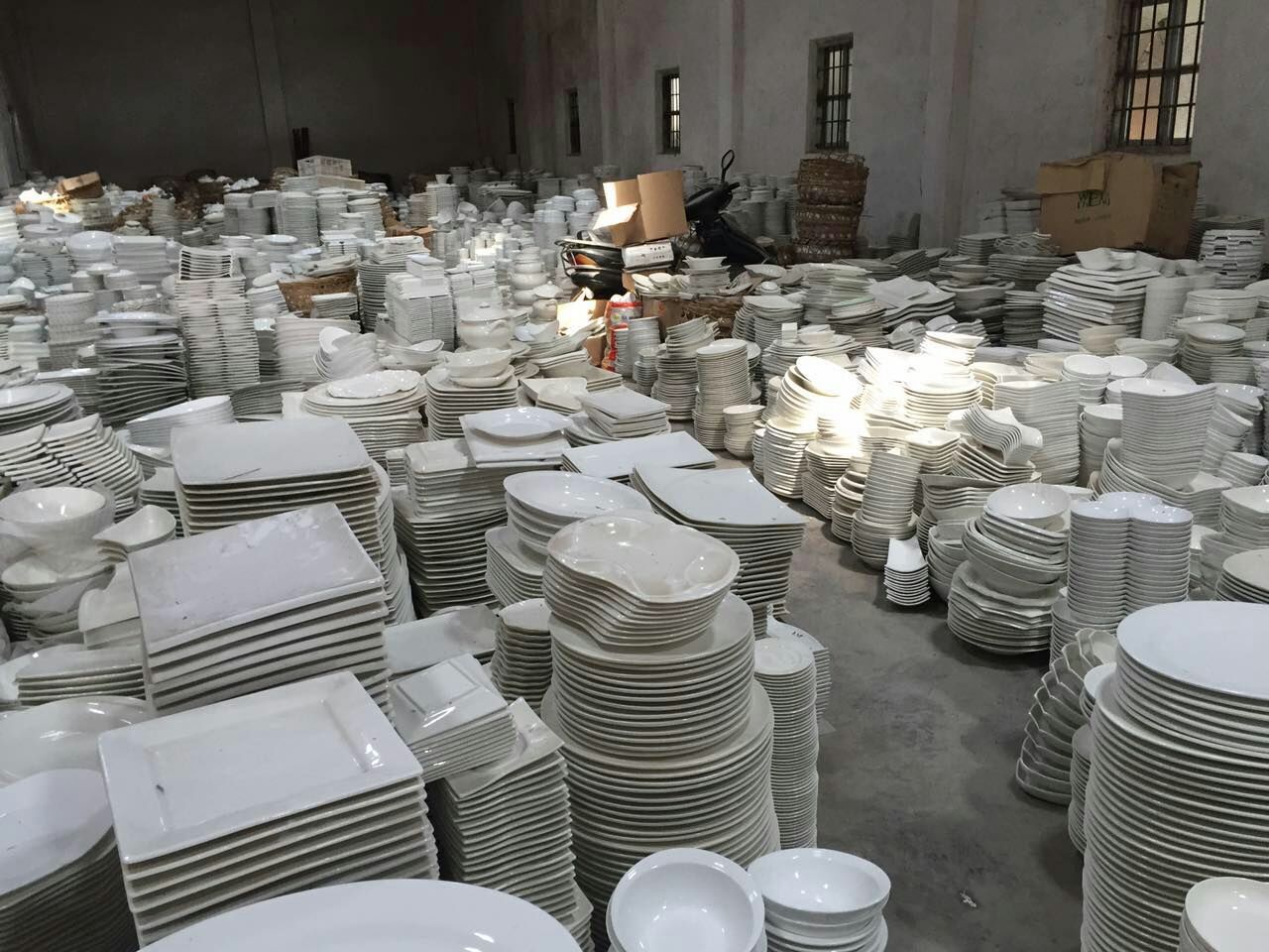 碗批发:陶瓷厂家 库存陶瓷碗 盘杯 热销地摊货源 小商品 - 陶瓷批发网