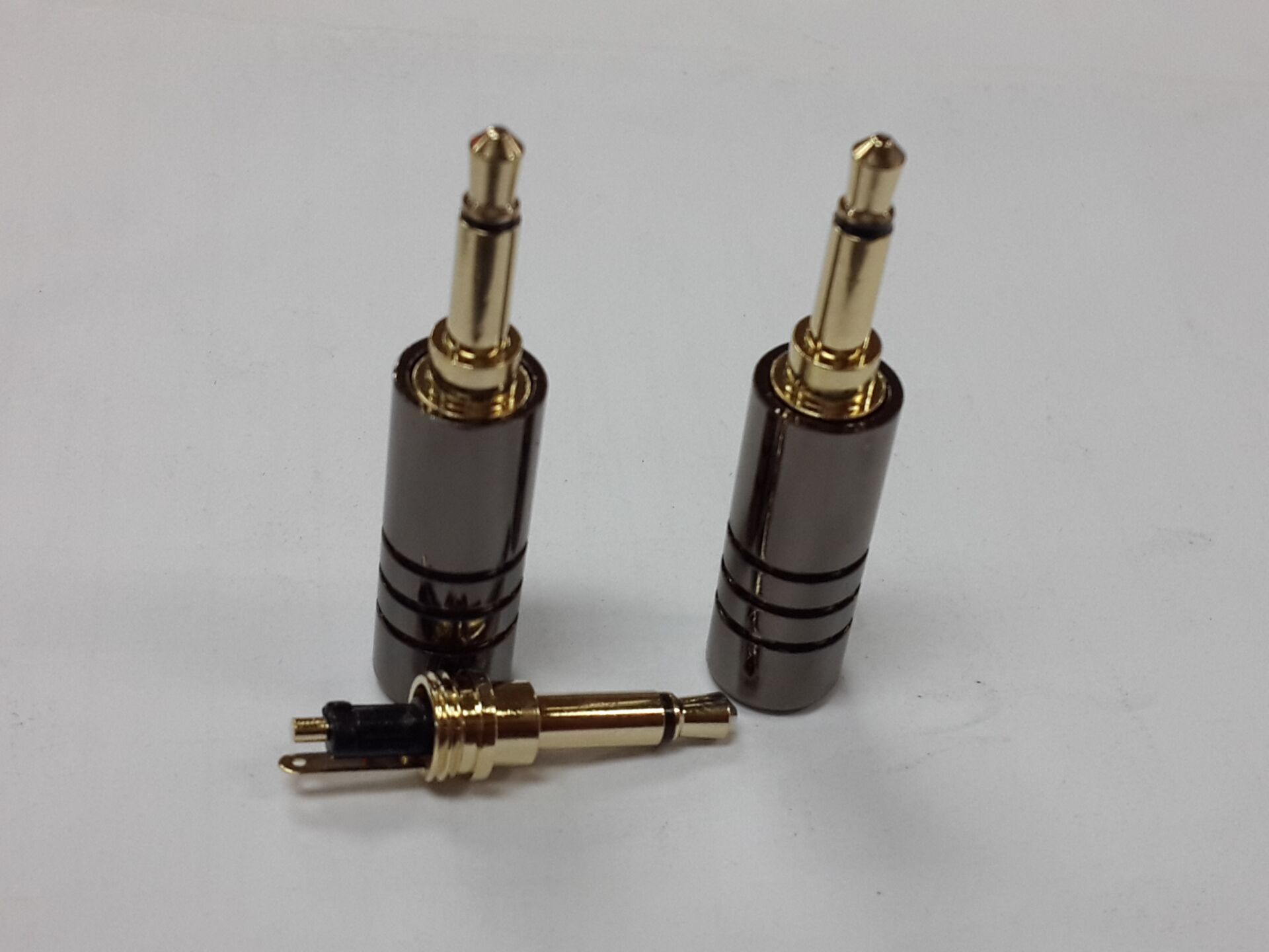 (va)使用温度范围150~250(℃)材质铜适用范围手机/电脑/耳机插头名称