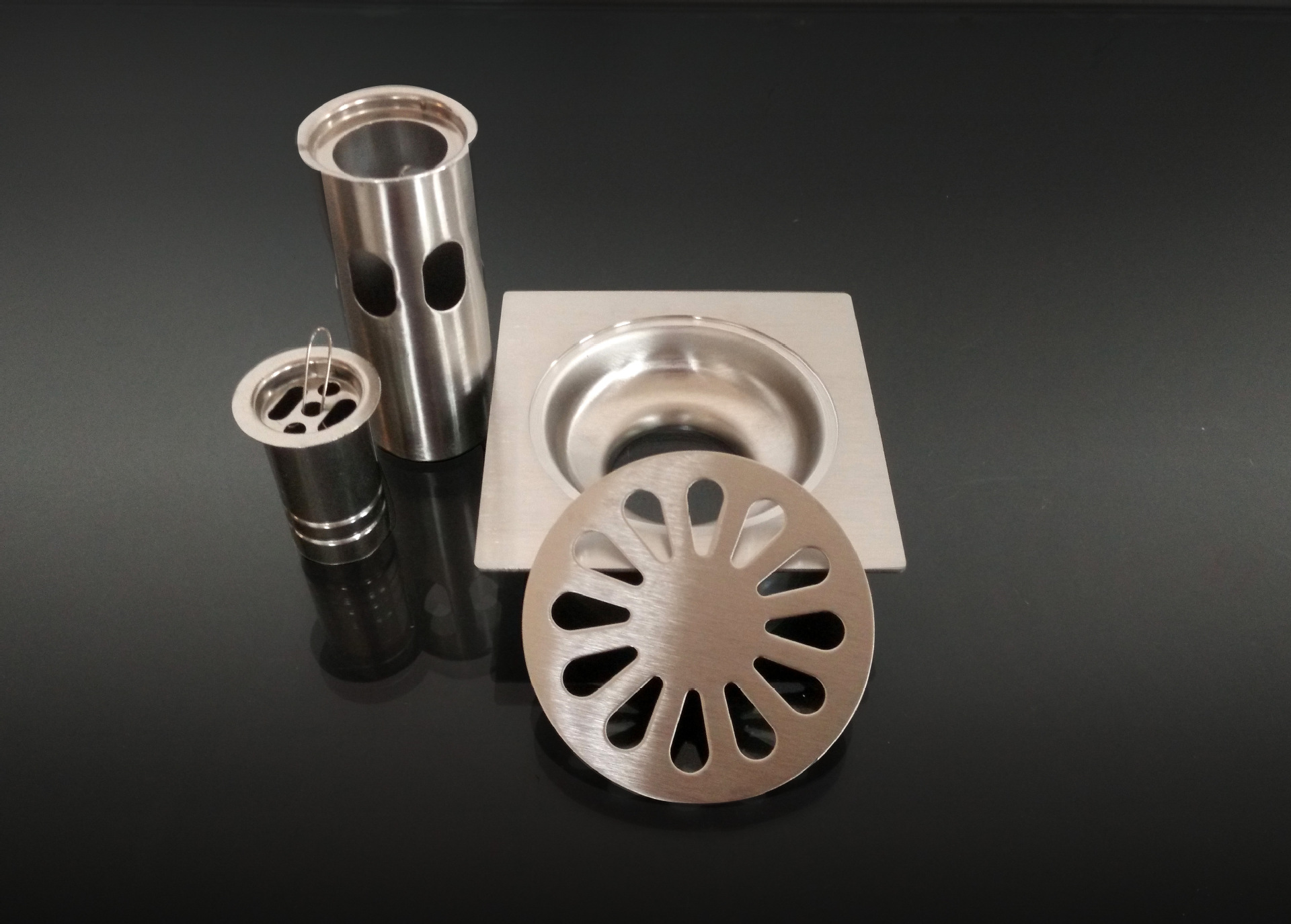 厂家直销 不锈钢洗衣机地漏 卫生间工程批发地漏 防臭地漏 水漏