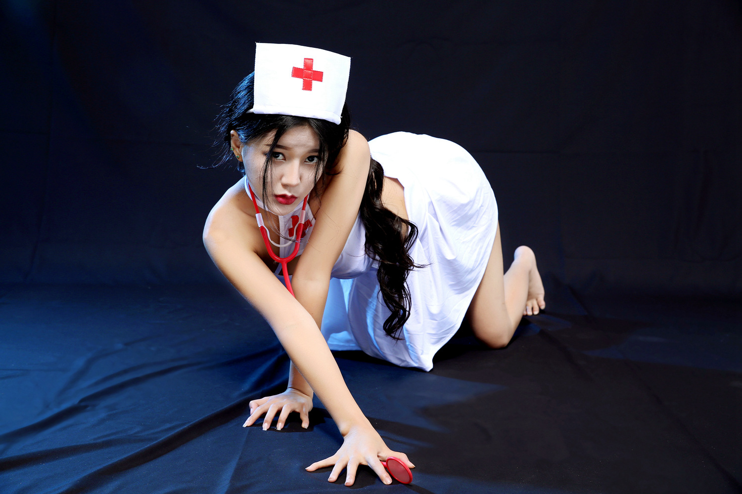 情趣内衣制服诱惑护士服角色扮演三点式白色漏背套装连体欧美性感