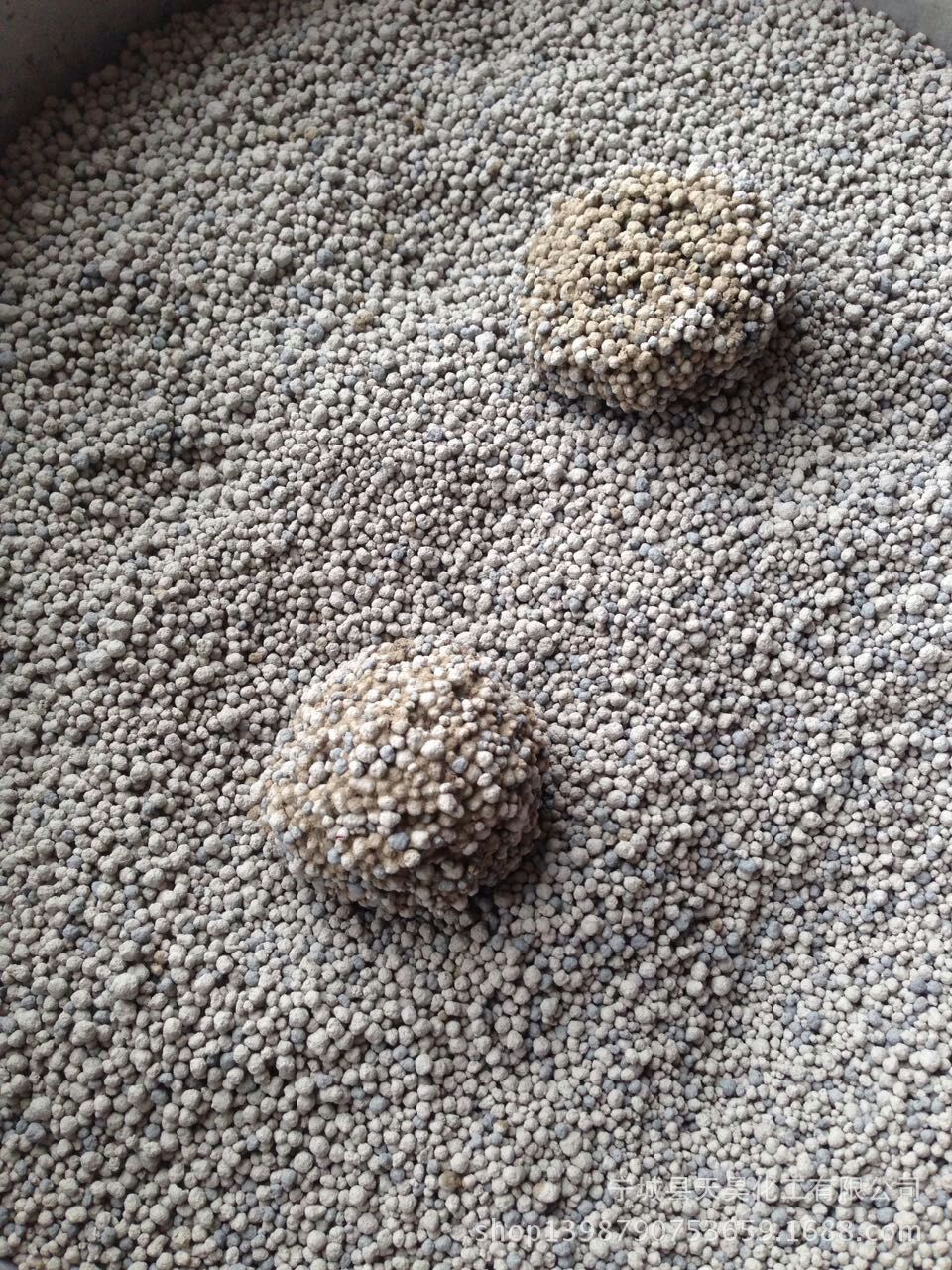 膨润土黑色猫砂 强力结团 吸水除臭猫砂 天然环保黑色猫砂10kg10l