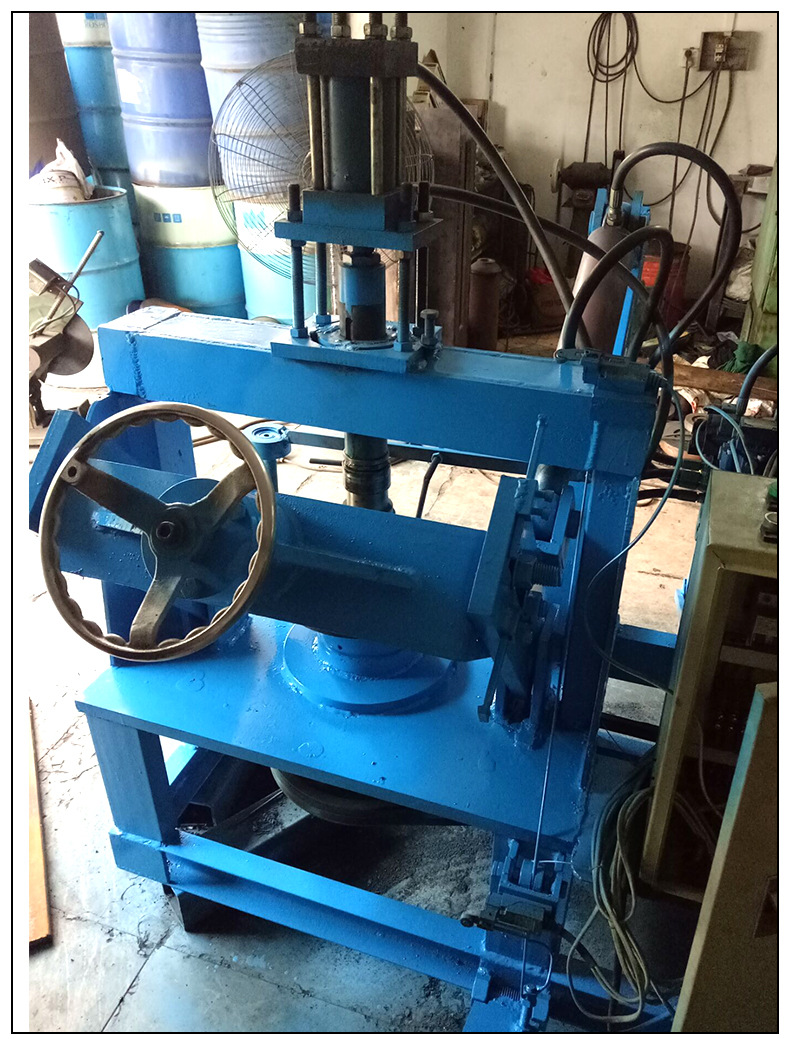 厂家直销全自动压锅机 铁锅旋压机 不锈钢锅压锅机 液压机锻压机