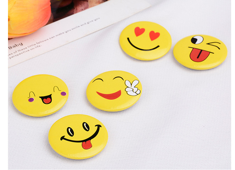 厂家直多种表情马口铁笑脸胸章定制优质徽章创意卡通马口铁胸牌