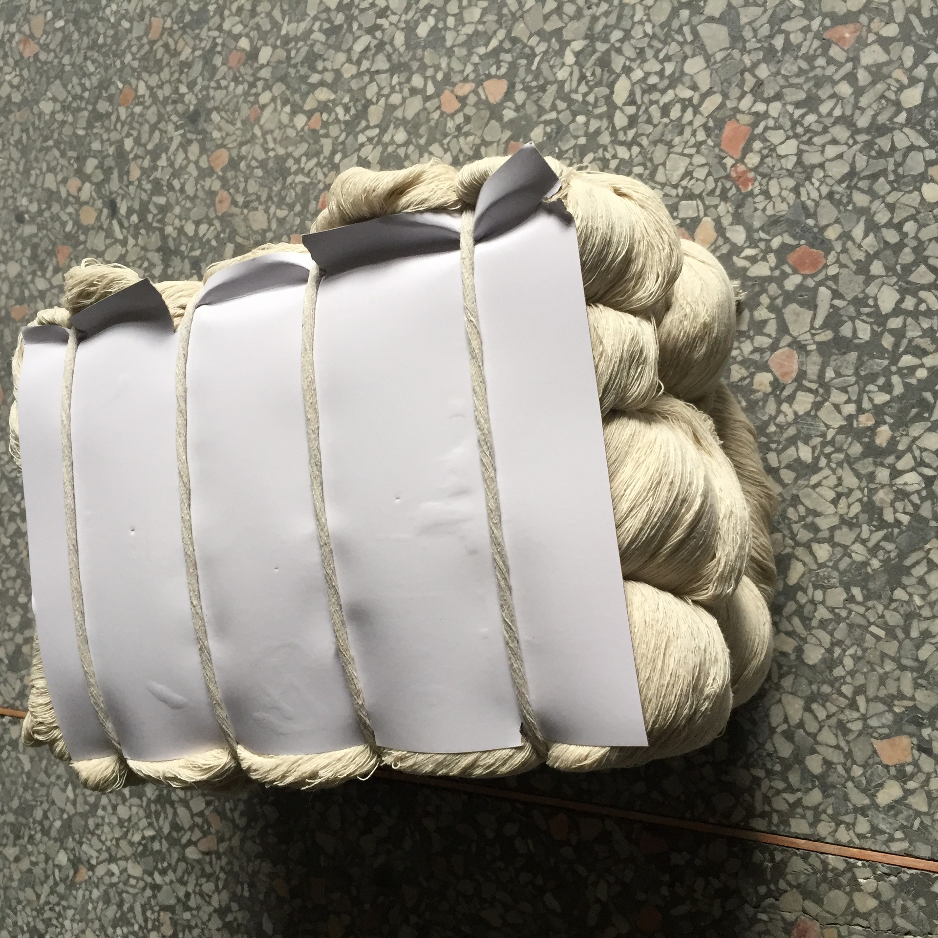 油丝绢棉袜子混纺纱线纺织针织面料