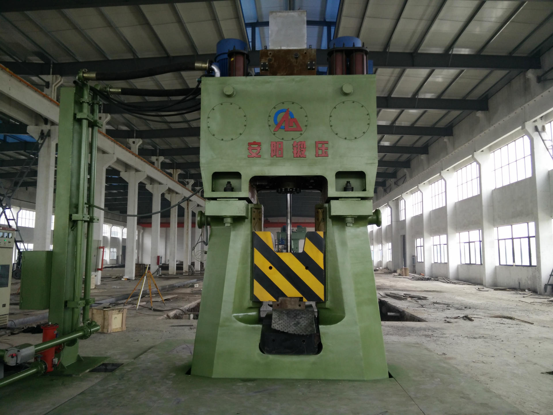 50kj程控模锻锤数控锤全液压数控锤齿轮锻造设备程控模锻锤