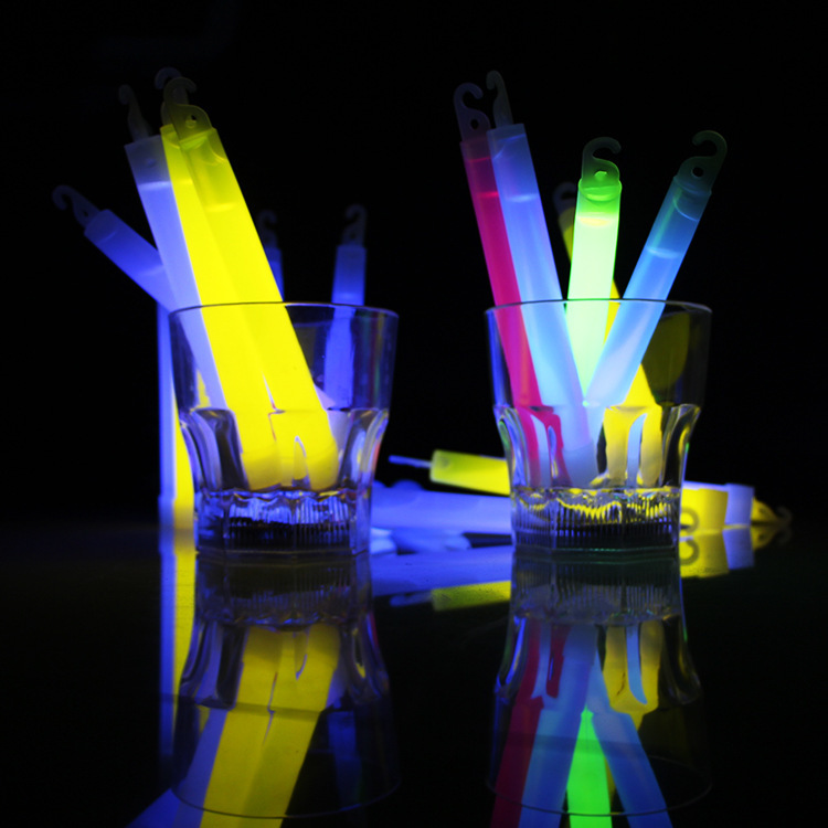 带绳子大号液体荧光棒 地摊热卖发光玩具 广场摆摊 儿童夜光玩具