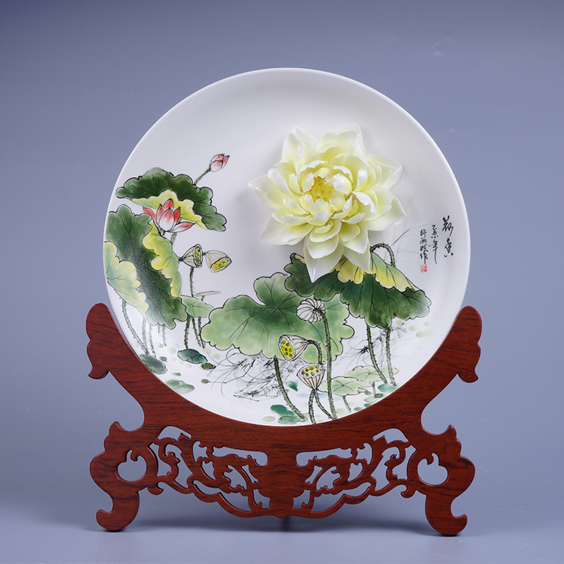 德化瓷雕工艺品家居装饰挂盘手绘实心看盘客厅桌荷花大师作品