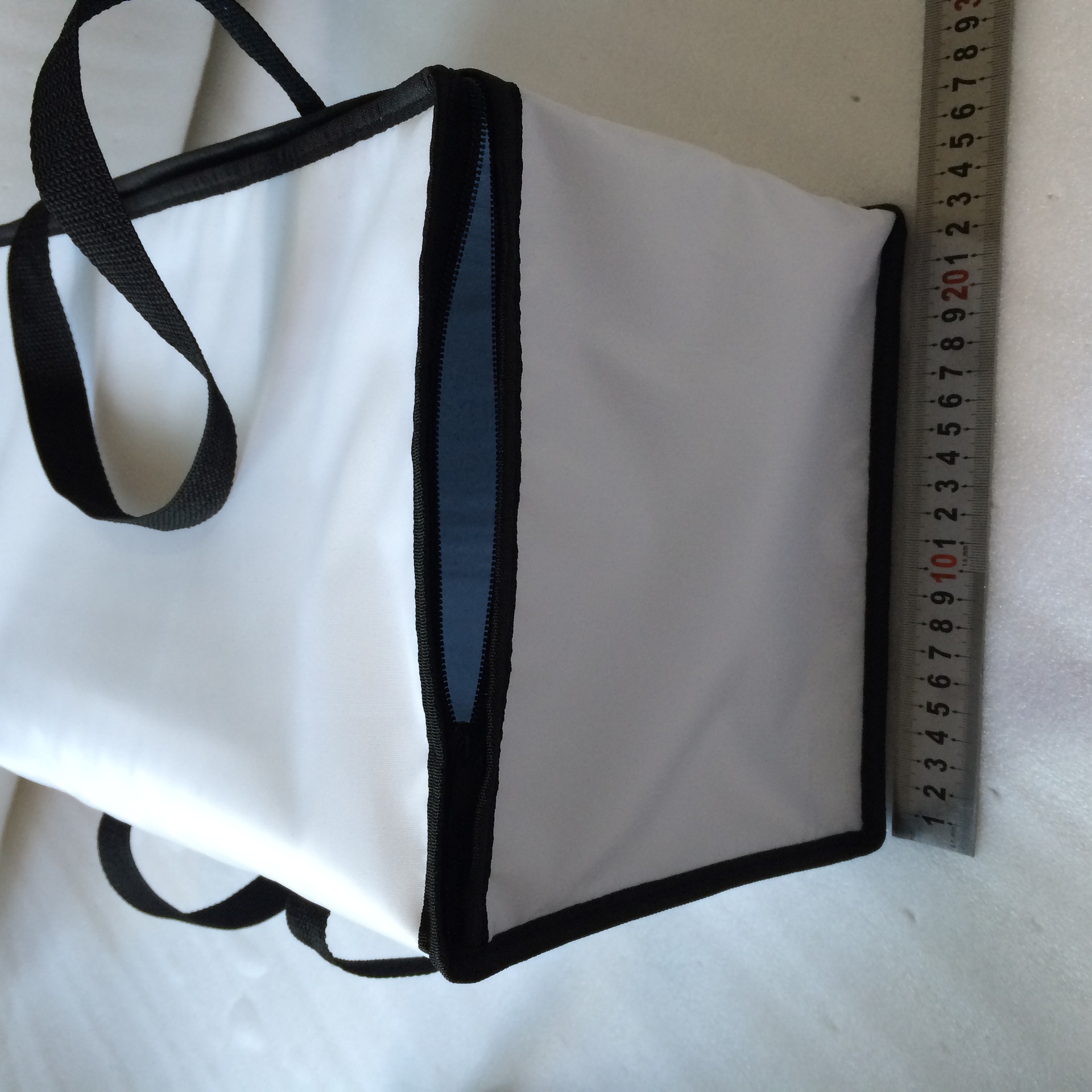 中国化纤布产业网 化纤布供应 新款210d涤纶冷冻食品外卖保温袋学生