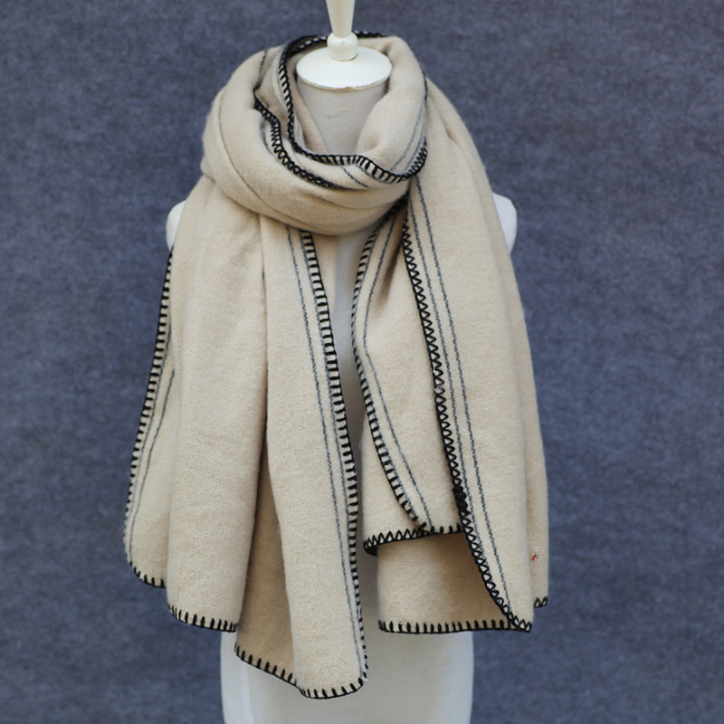 爆款欧美秋冬新款大牌纯色包边仿羊绒围巾