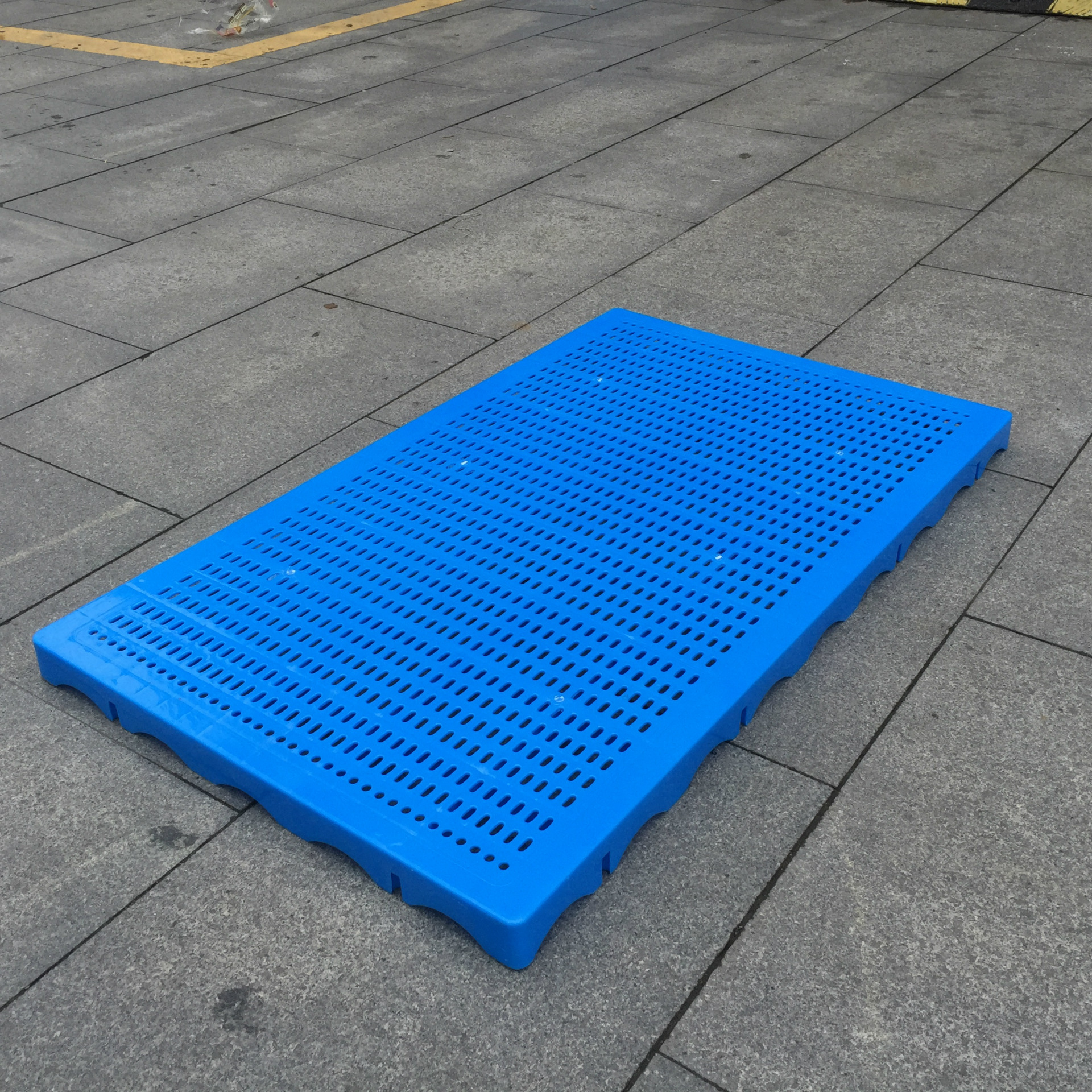 厂方直销 1060型全新料长眼网格 防潮板 宠物笼垫板 大量供应价