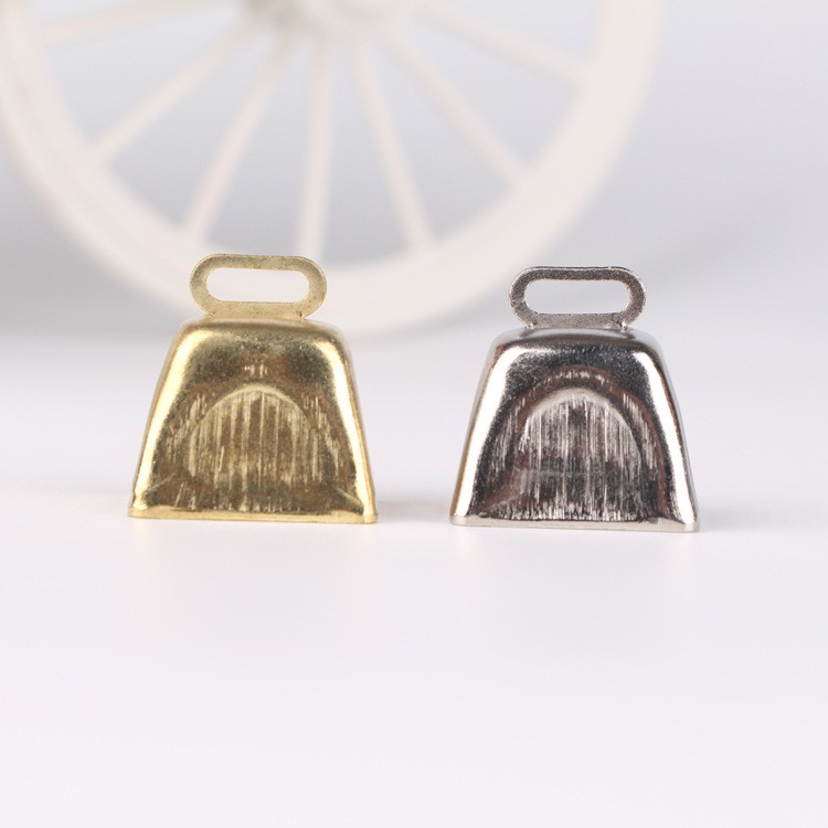 新品直销金属牛铃铛26mm四方牛铃圣诞铃铛吊坠金色风铃材质环保