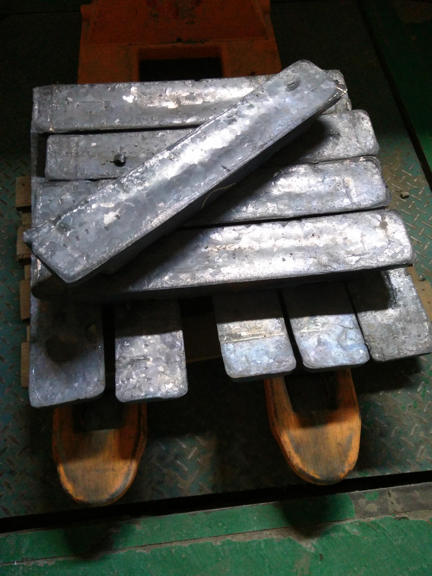 纯铅多少钱一公斤 纯铅锭 1#铅锭 2#铅锭铅的生产厂家