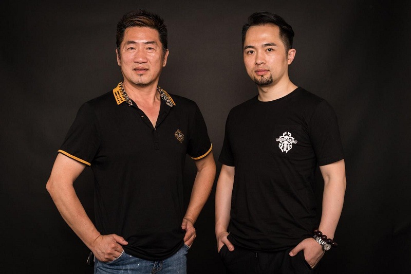 注:此图为贝洛克创始人朱毅(右边)和合伙人台湾设计名师潘功(左边)