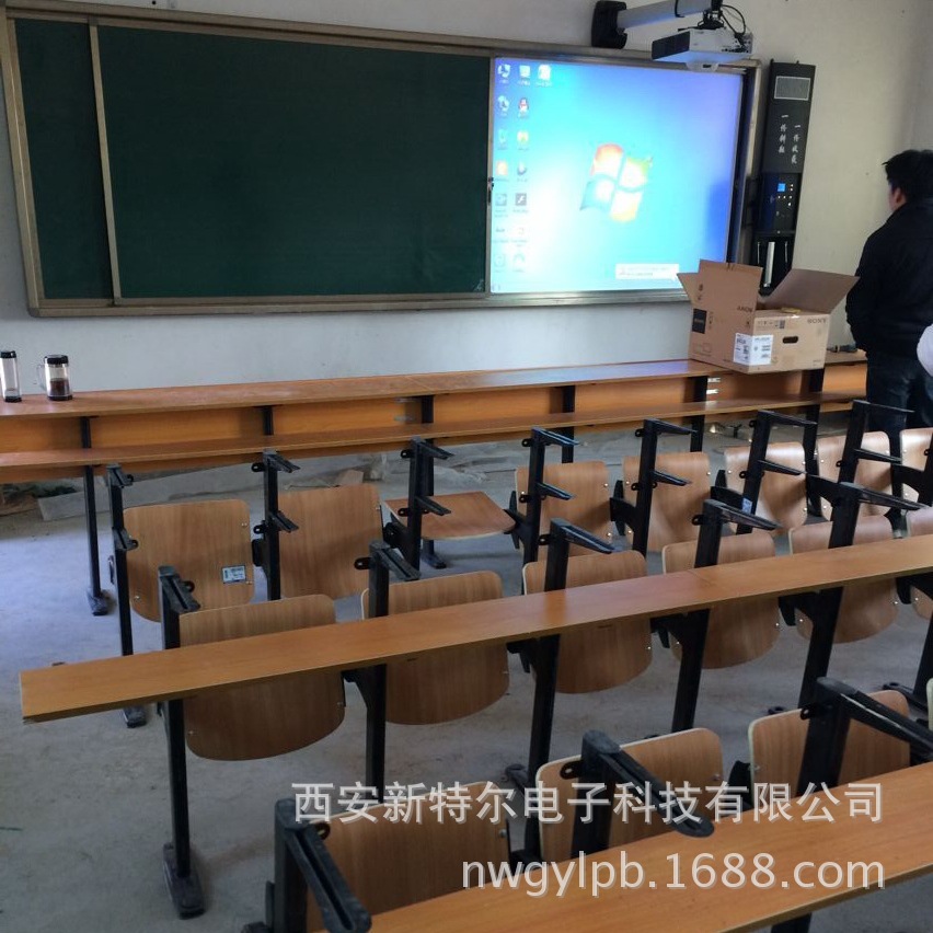 学校阶梯教室座椅 多媒体教室课桌椅 活动座板座椅 厂家直销