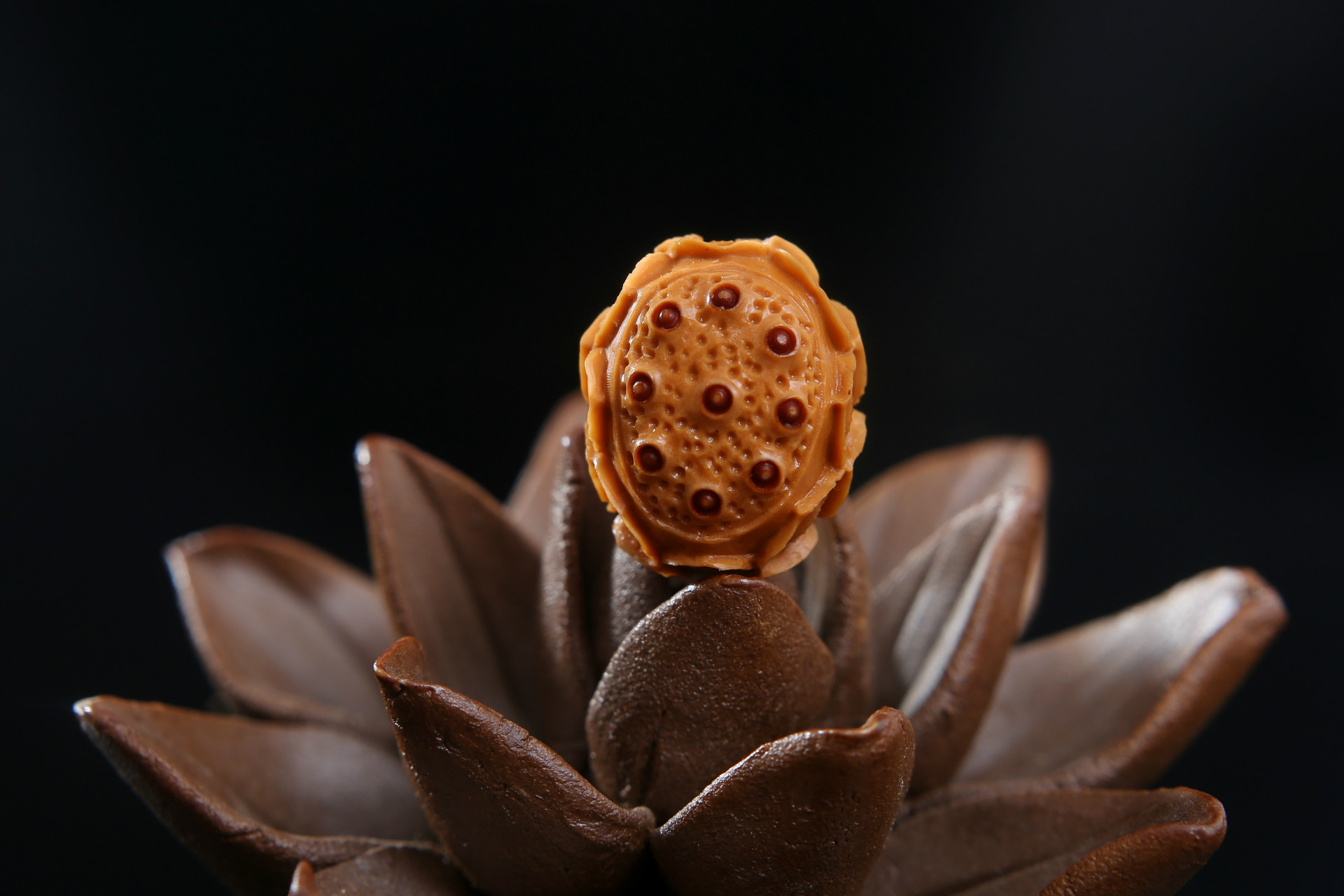手工九转莲花核雕橄榄核 莲花橄榄胡橄榄核雕手串 精美文玩手链