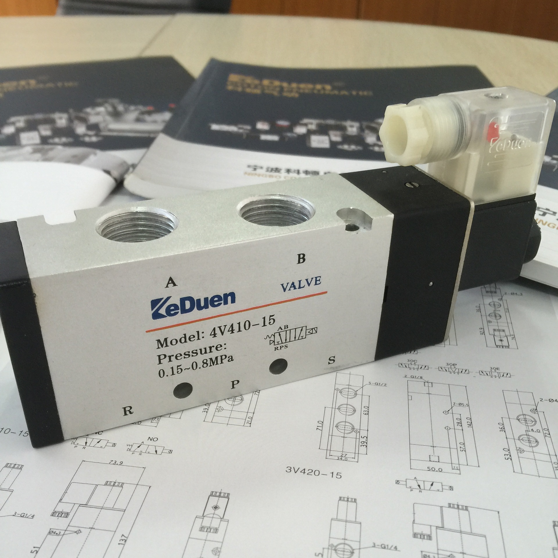 4v410-15 二位五通单电控电磁阀