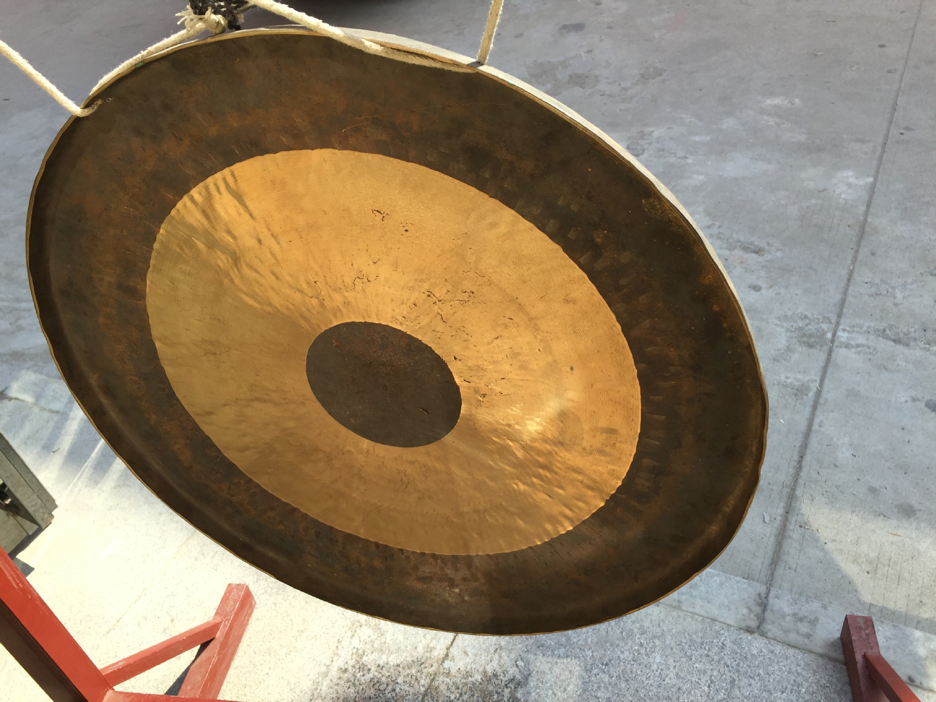 批发供应抄锣/铜锣/大苏锣/吊钗/军钗/铙/钹,开道锣等乐器带架