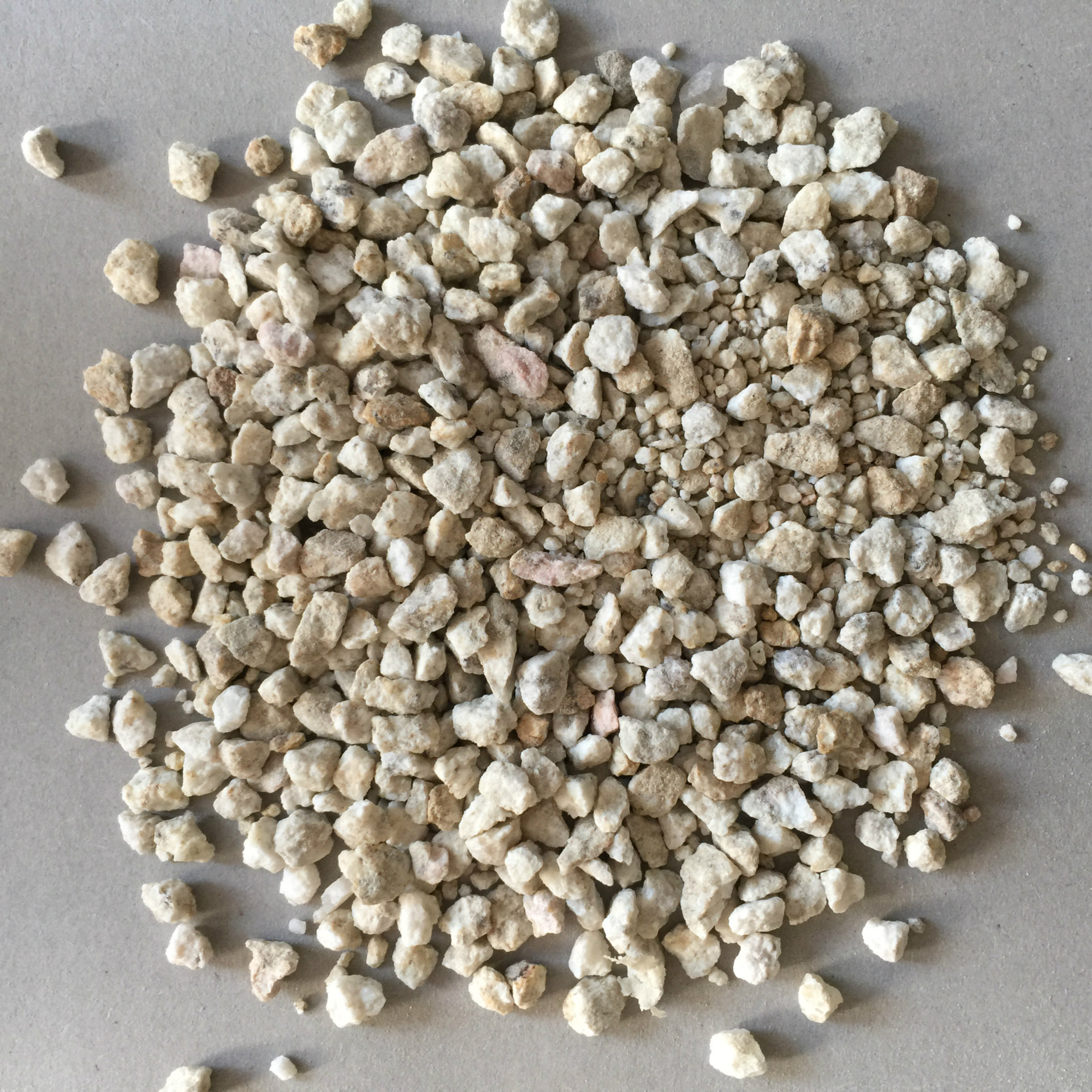 颗粒麦饭石滤料生产厂家 净化水质调节水质酸碱度滤料