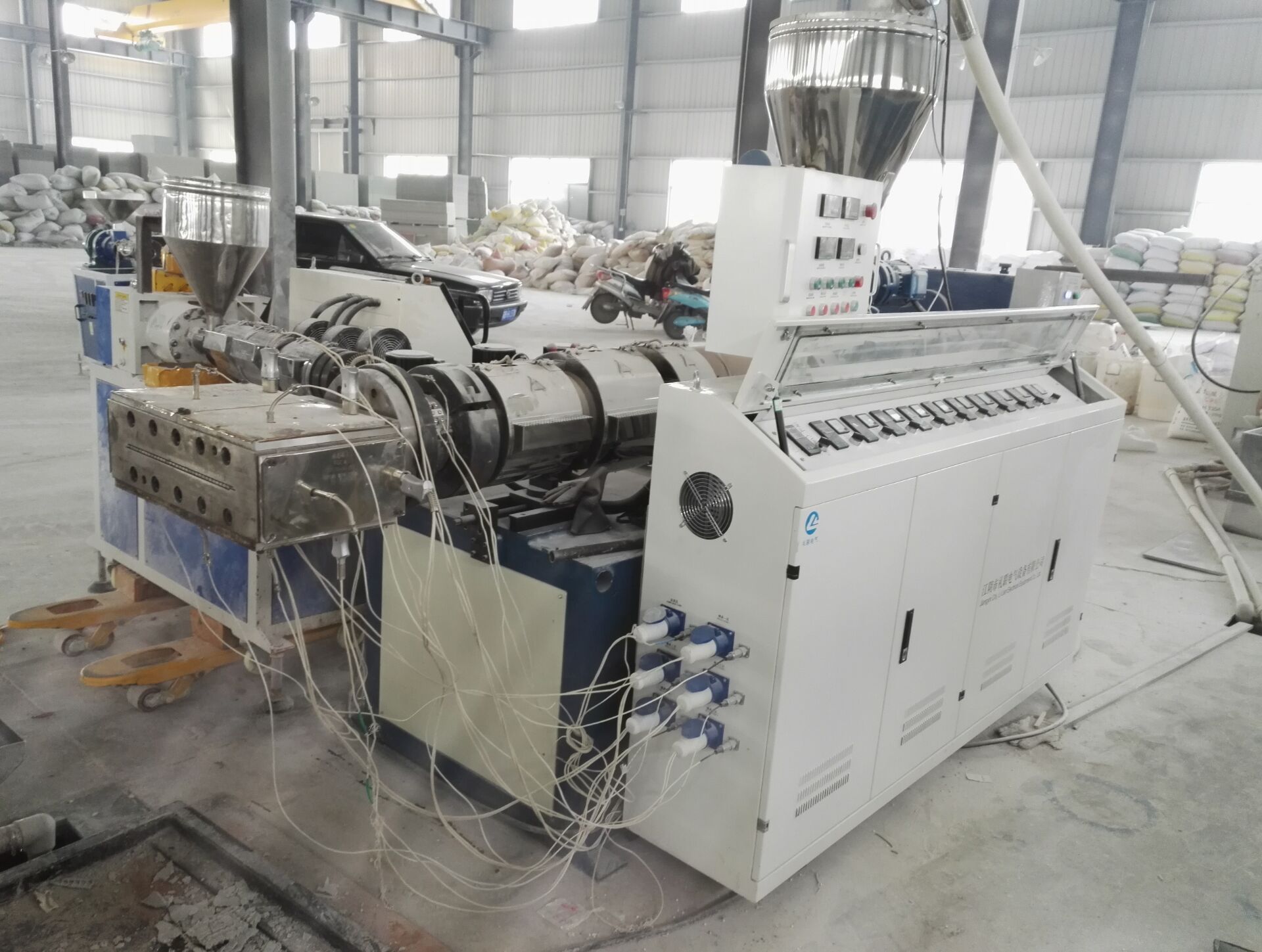 单螺杆挤出机,pvc塑料挤出机,型材挤出机,板材挤出机