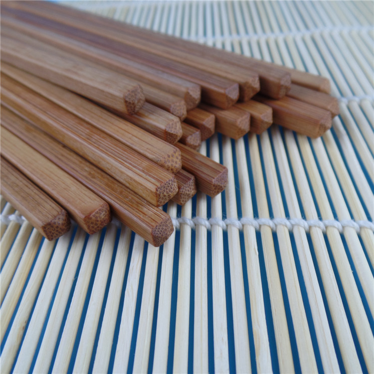 本产品的特色就在于筷子的"宝塔头"