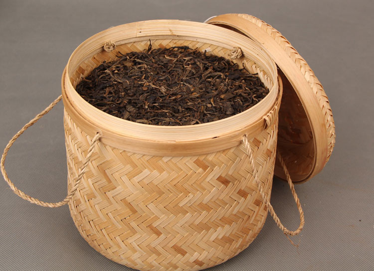 批发 手工普洱茶 精制竹篓装 2008年野生茶 2000g 古树普洱生茶