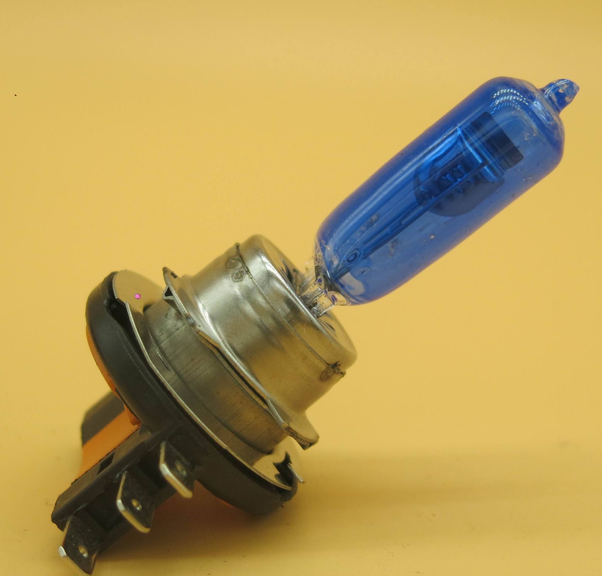 批发大众高尔夫汽车灯泡h15汽车用前大灯远光近光一体卤素灯泡