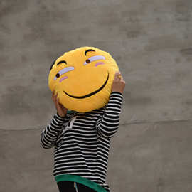 滑稽害怕脸表情包抱枕笑脸抱枕枕头网店一件代发厂家直销批发