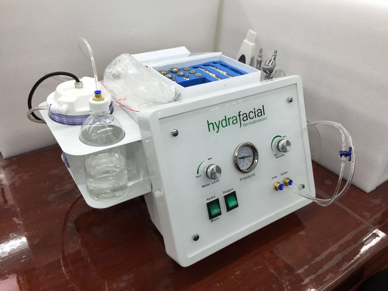 工厂直销 多功能水雕仪 注氧仪 补水磨皮机 水氧注氧美容院仪器厂