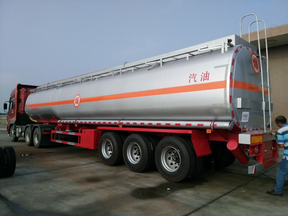 图木舒克市半挂国四油罐车,油罐车罐体标准