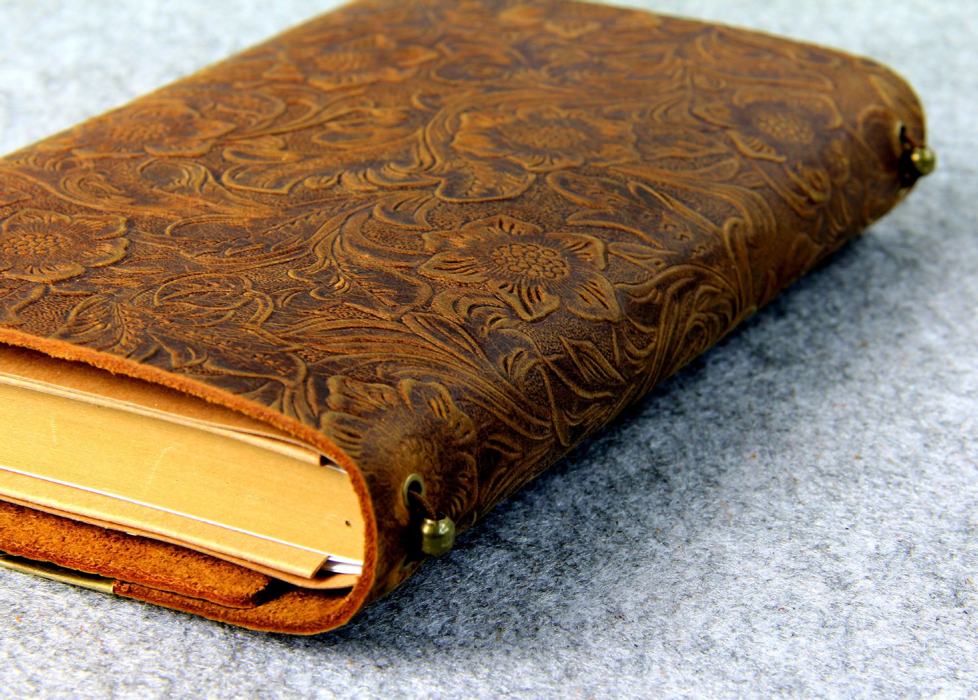 牛皮密码本 diy手工真皮带锁笔记本 创