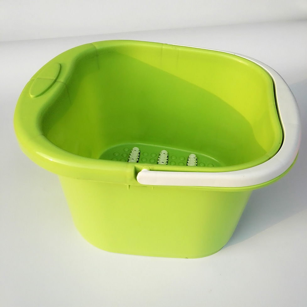 10元店居家实用加厚按摩足浴盆塑料泡脚盆轮滑式洗脚盆厂家