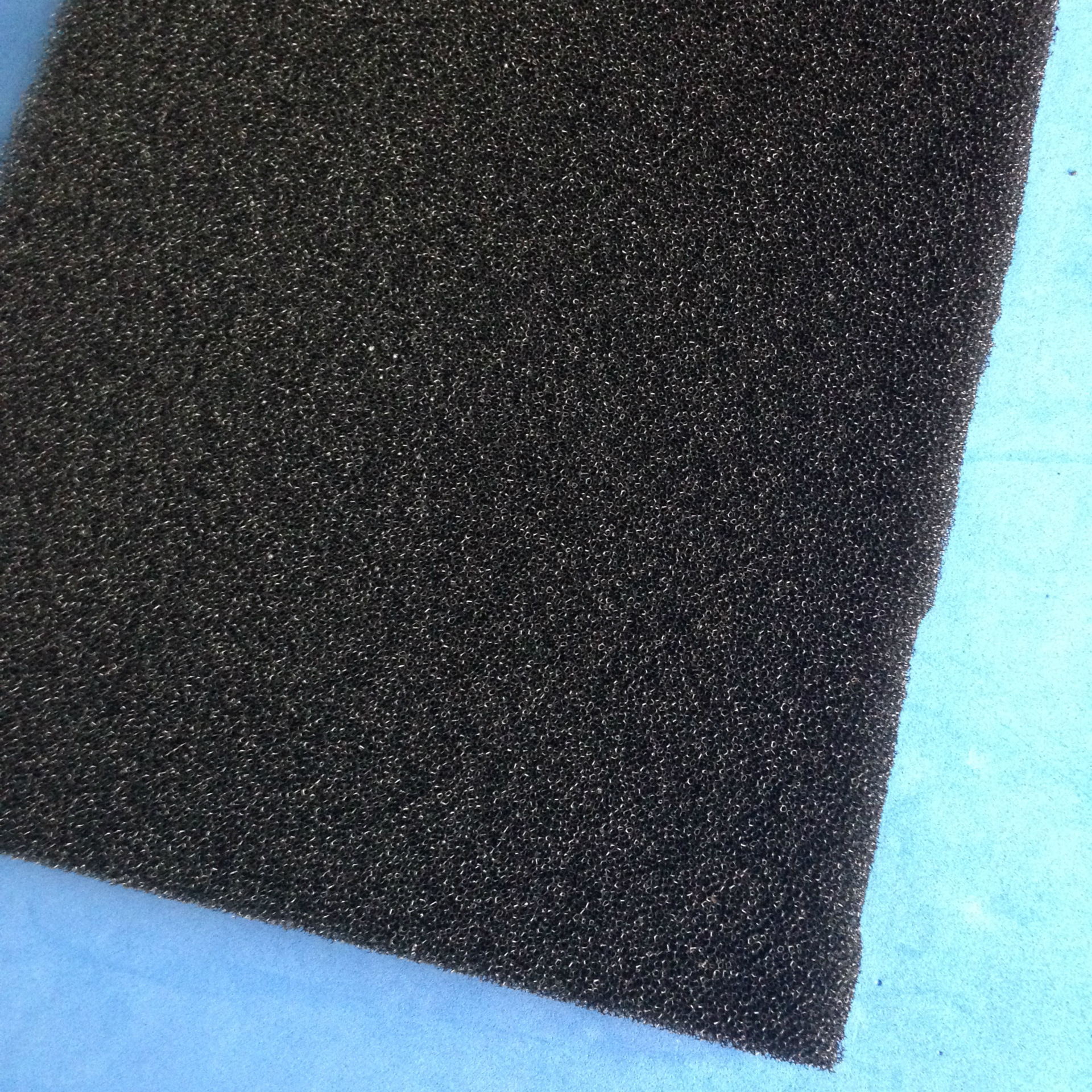 供应中孔活性炭过滤棉 活性碳海绵过滤材料 罗茨风机消音器过滤棉