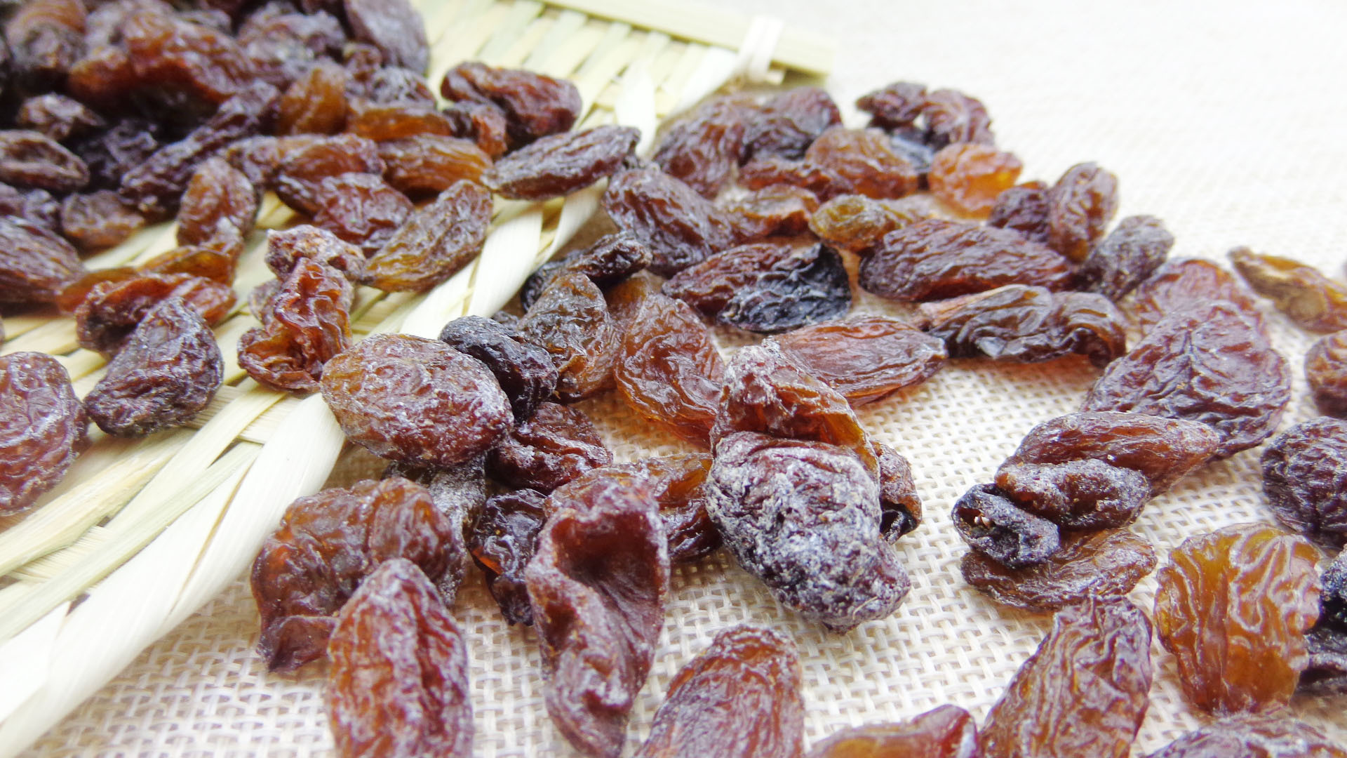 新疆特产奶油葡萄干批发 果干蜜饯散装葡萄干 休闲零食 5斤包邮