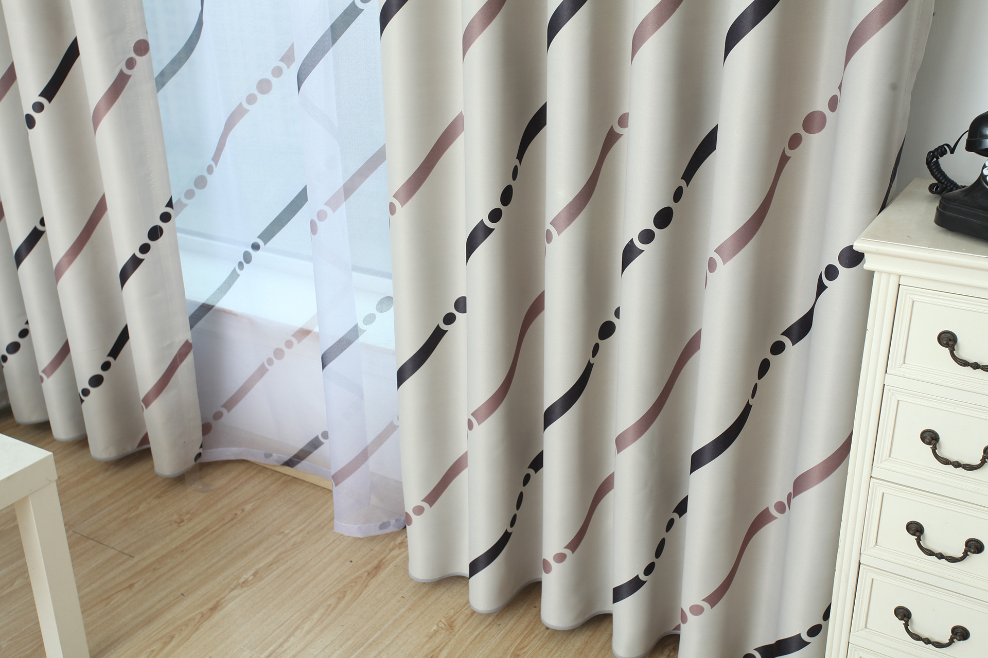 柯桥窗帘布 新款全遮光 客厅卧室印花窗帘布批发 彩虹窗帘 零剪