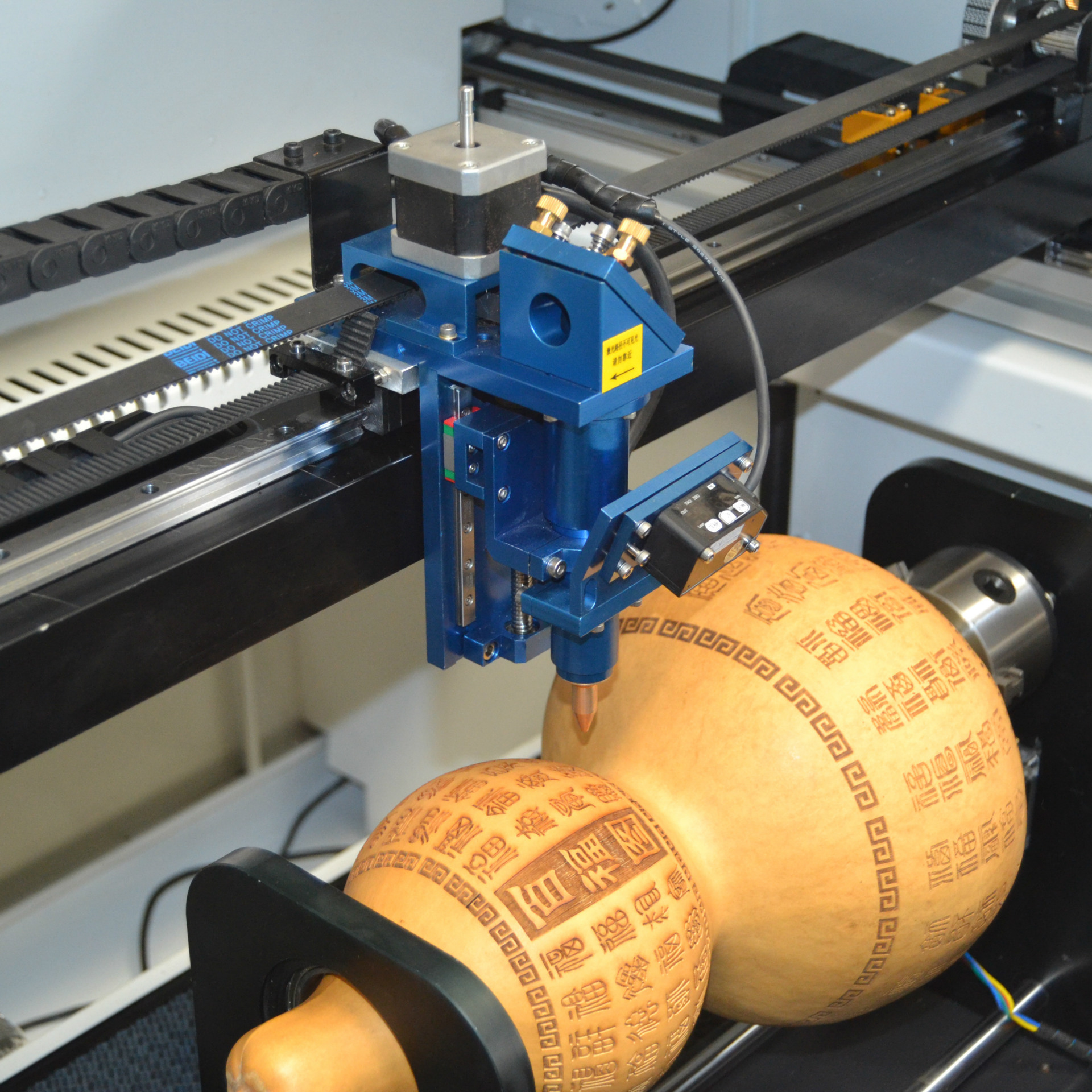 葫芦激光雕刻机 酒葫芦雕刻机 自动寻焦多功能激光雕刻机厂家直销