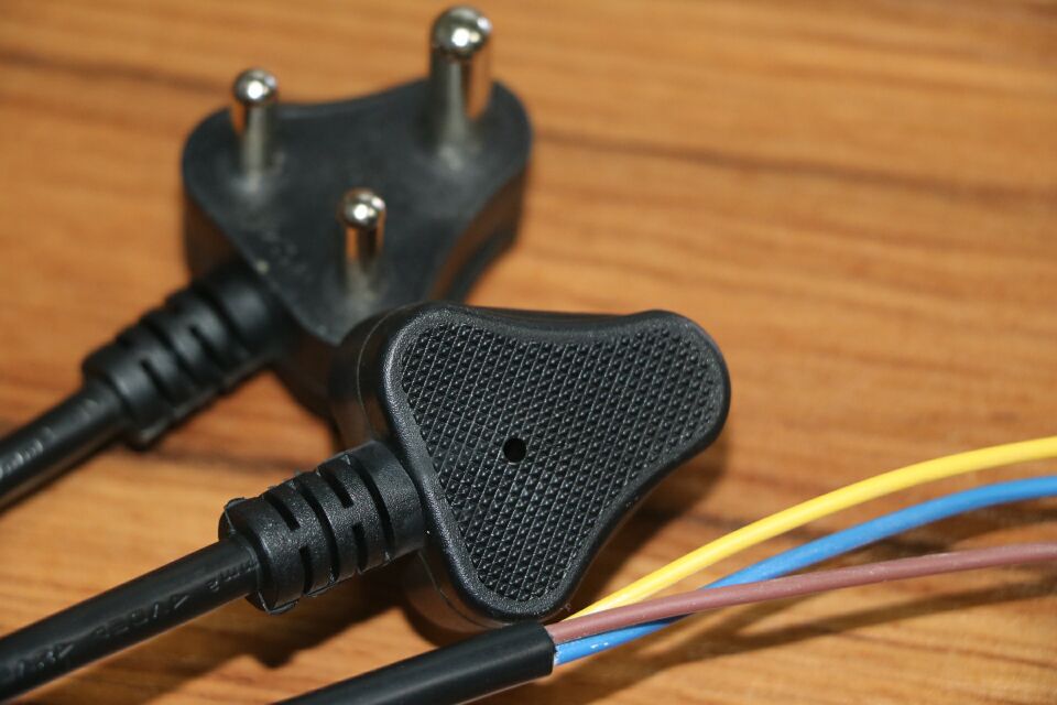 厂家直销小南非电源线 电源线 南非插头线 实心端子 空心