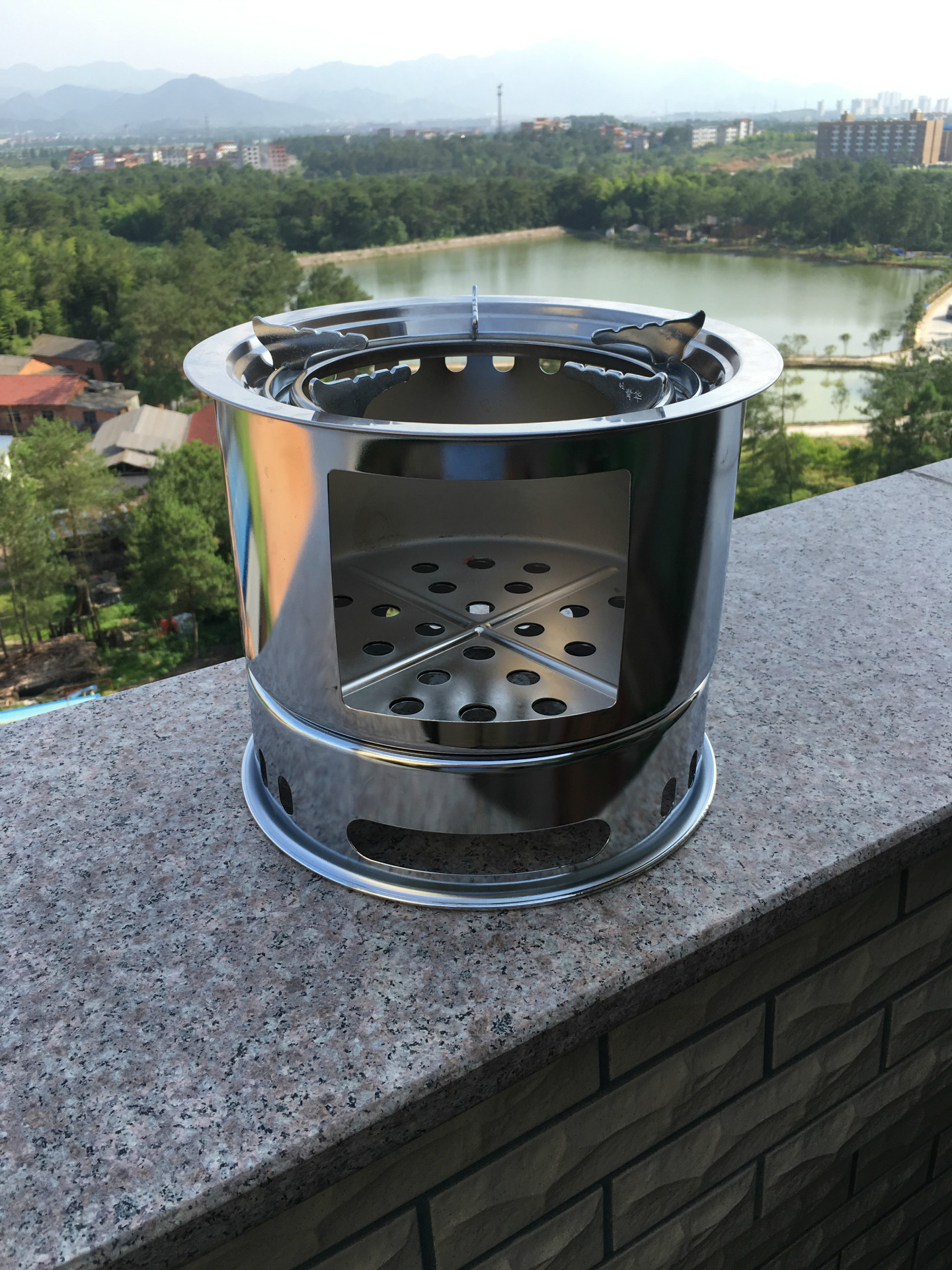 外贸热供木碳野营取暖烧烤炉可折叠手提柴火炉野餐炉具户外炊具