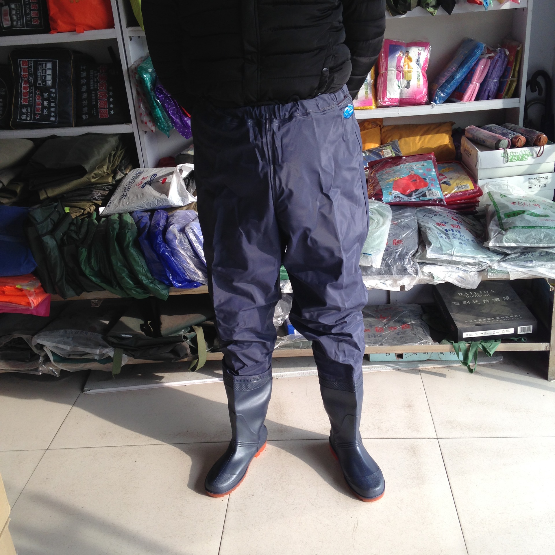 防尘,防毒口罩,下水裤,雨衣,雨披,套装,围裙,套袖批发,工作服,安全帽