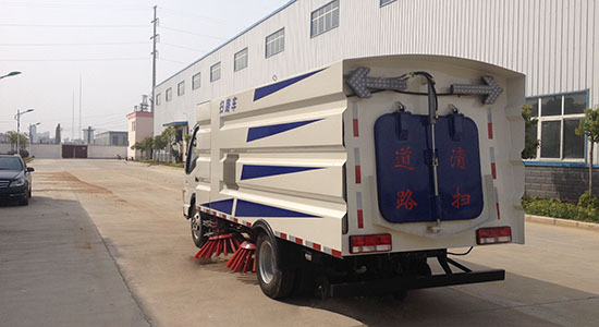 电动扫地车作业过程_组装电动扫地车_扫地车工作原理