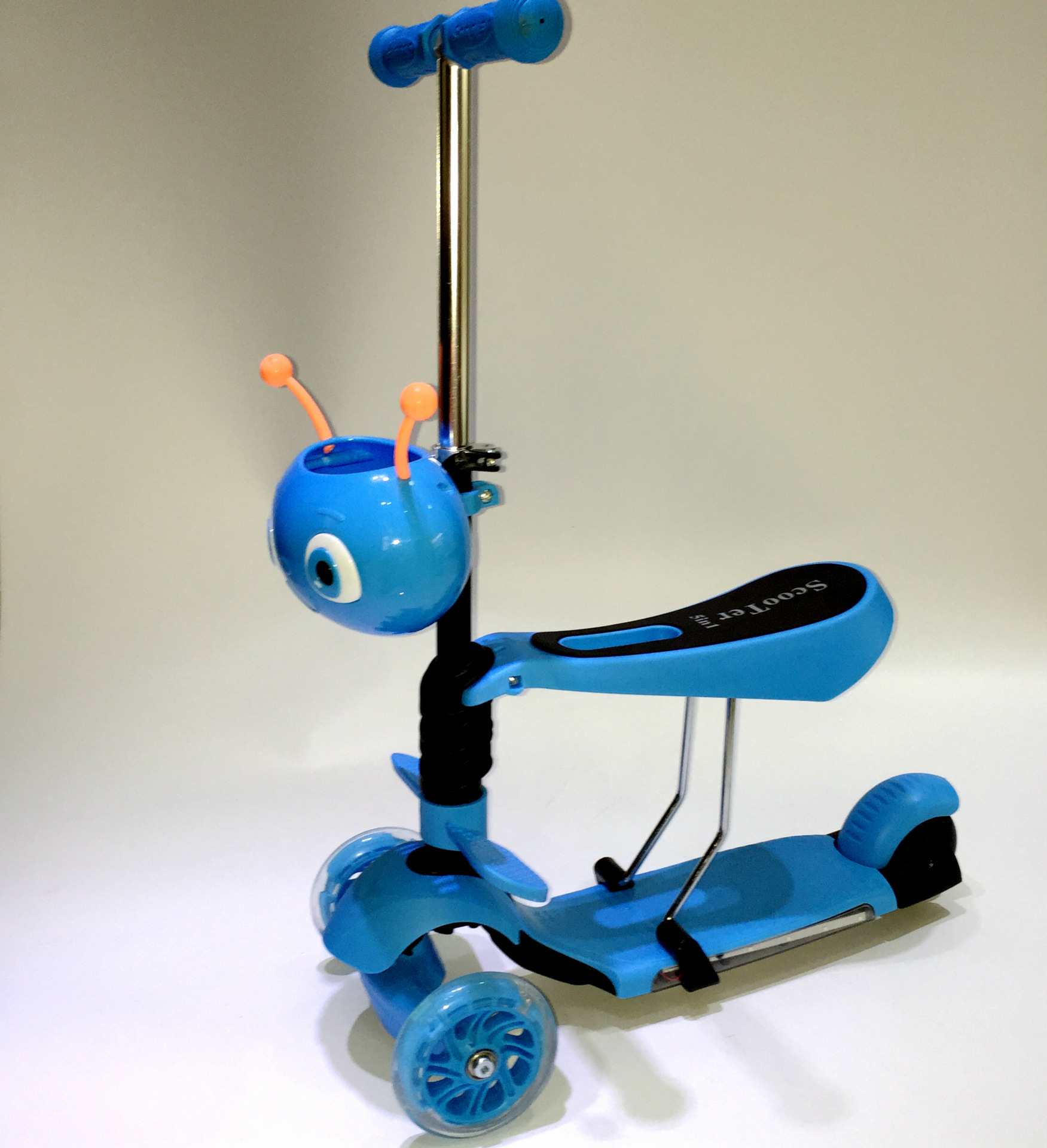 三合一滑板车 三轮闪光儿童滑行踏板车 宝宝童车音乐灯光带踏板